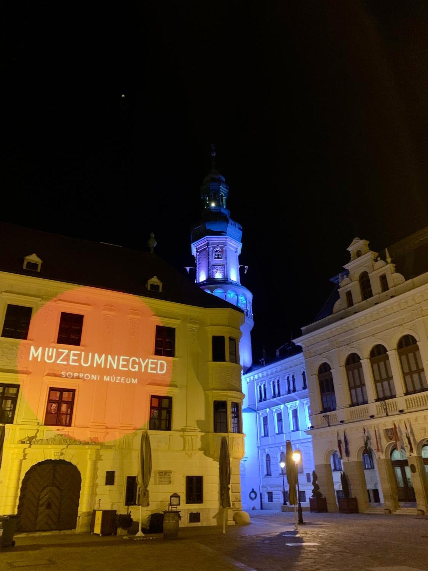 Sicomoro Casa Sopron Exterior photo